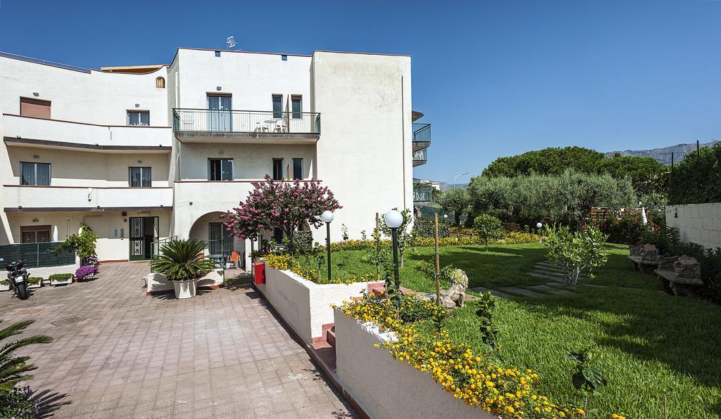 Villa Collina Giardini-Naxos Extérieur photo