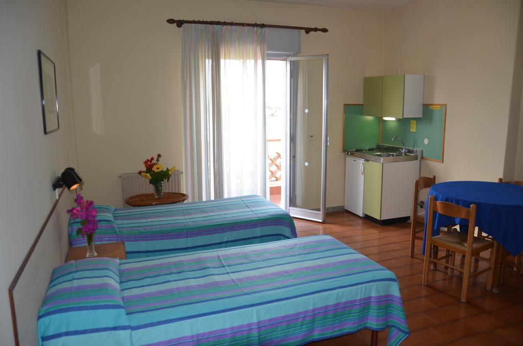 Villa Collina Giardini-Naxos Chambre photo
